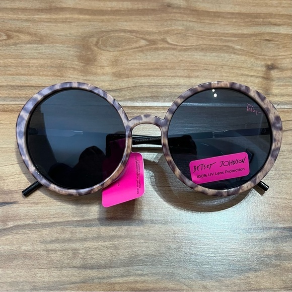 Betsey Johnson Oversized Round Classic‎ Style Leopard Cheetah Rim Sunglasses NWT - Picture 1 of 7